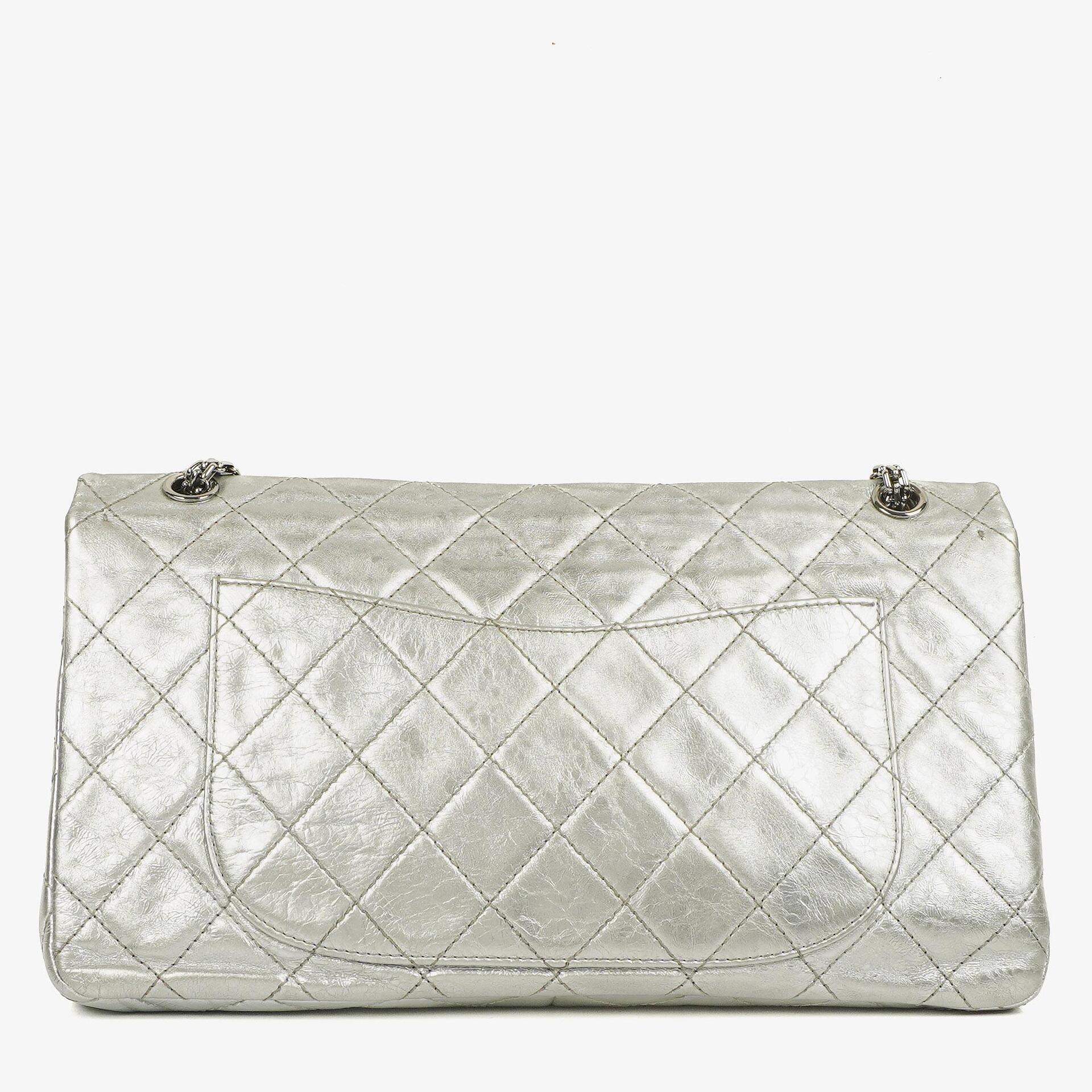 Chanel 2.55 Reissue 227 Klappentasche aus silberfarbenem Metallic-Steppkalbsleder