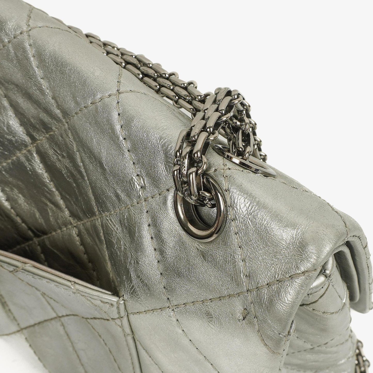 Chanel 2.55 Reissue 227 Klappentasche aus silberfarbenem Metallic-Steppkalbsleder
