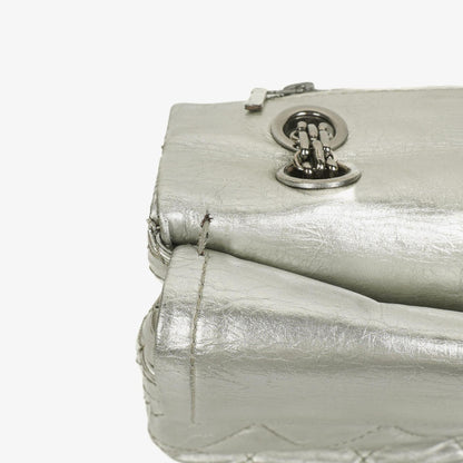 Chanel 2.55 Reissue 227 Klappentasche aus silberfarbenem Metallic-Steppkalbsleder