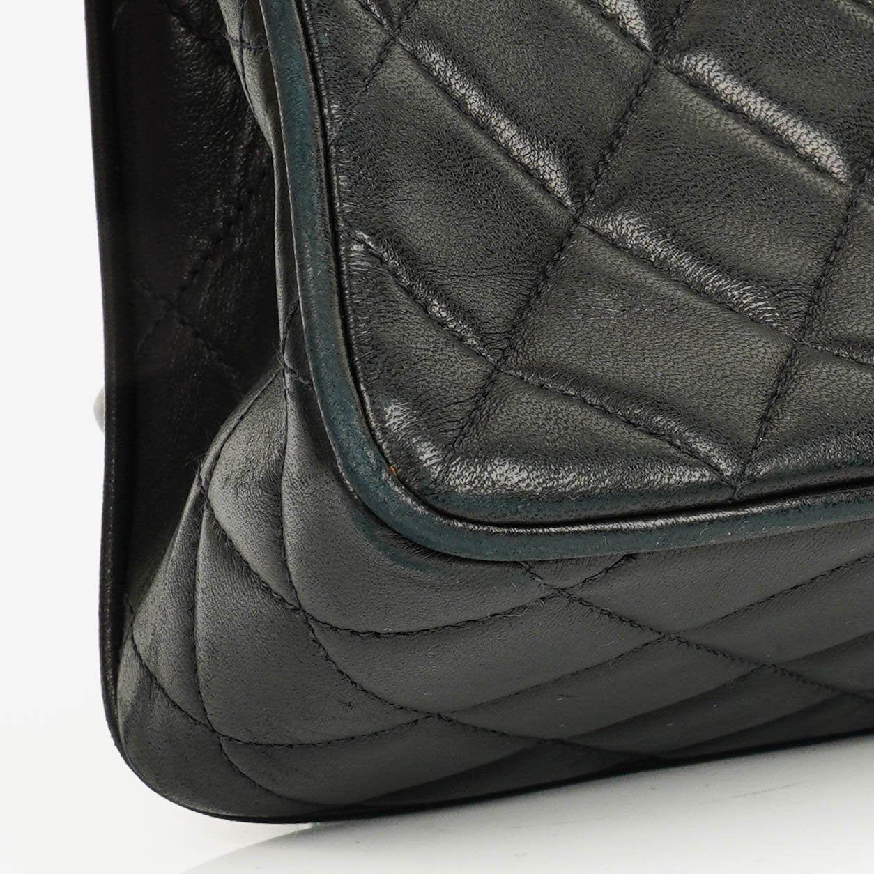 Chanel Single Flap Tasche aus schwarzem gestepptem Leder mit 24K vergoldeten Beschlägen