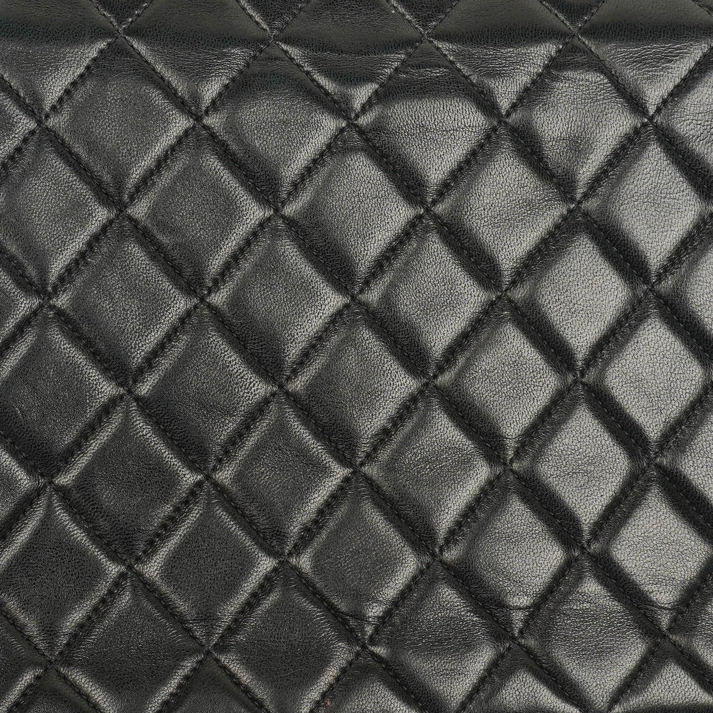 Chanel Single Flap Tasche aus schwarzem gestepptem Leder mit 24K vergoldeten Beschlägen