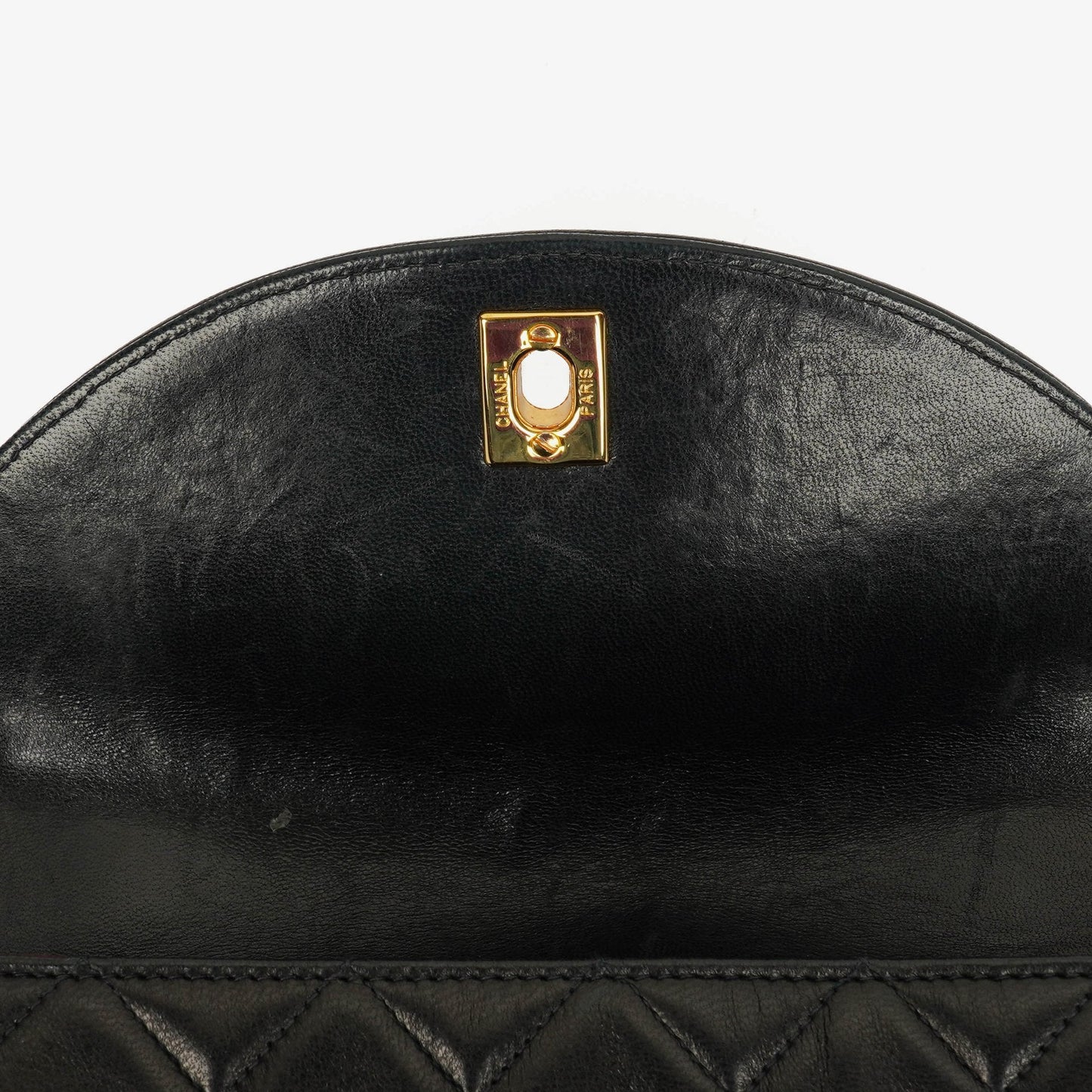 Chanel Single Flap Tasche aus schwarzem gestepptem Leder mit 24K vergoldeten Beschlägen