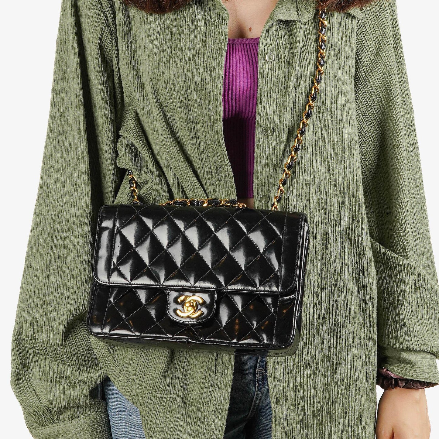 Chanel Single Flap Bag aus schwarzem gestepptem Lackleder mit 24K vergoldeten Beschlägen