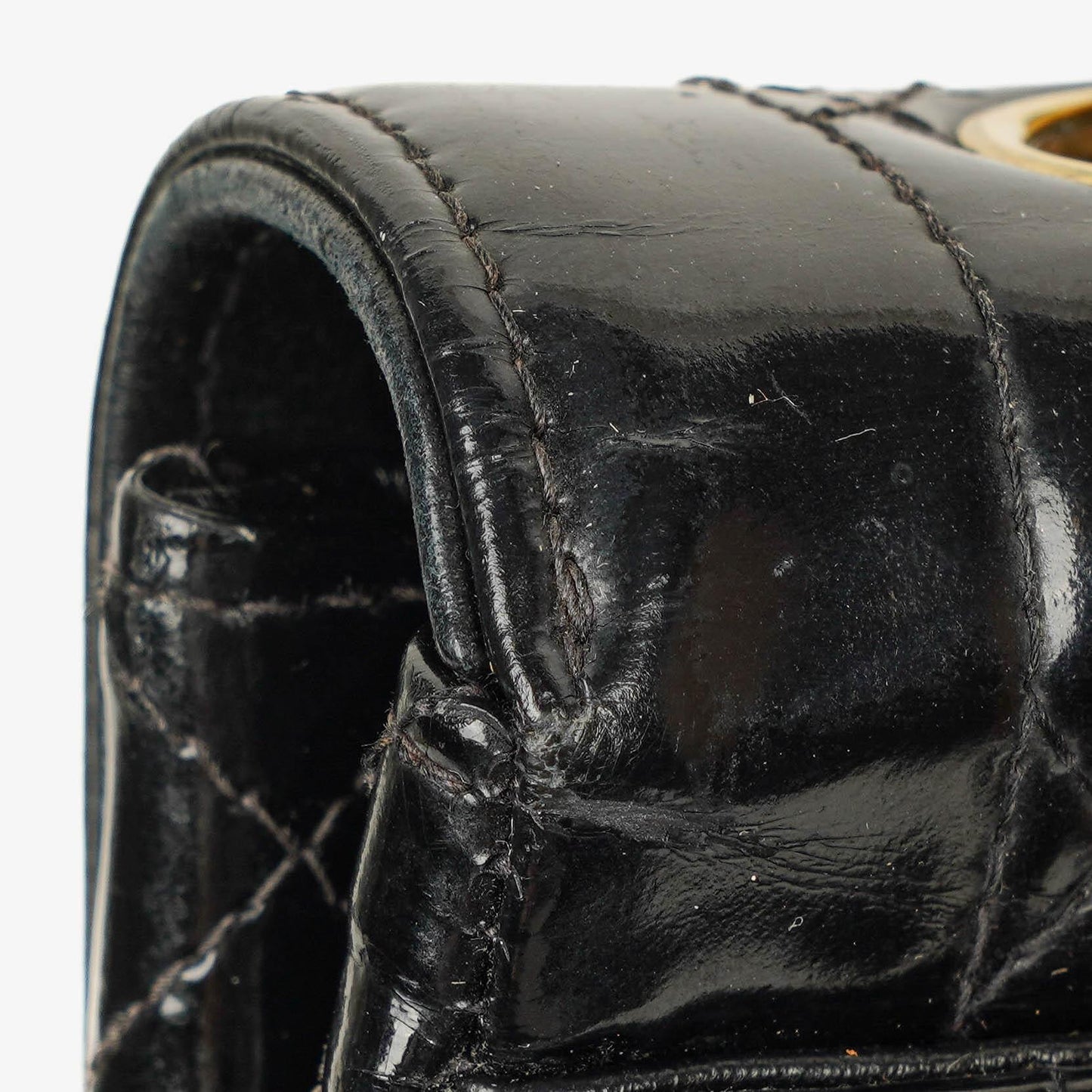 Chanel Single Flap Bag aus schwarzem gestepptem Lackleder mit 24K vergoldeten Beschlägen
