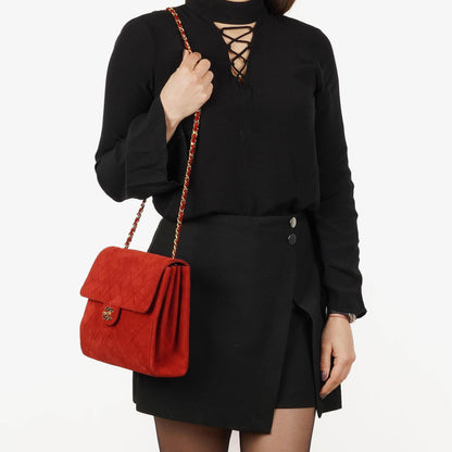 Chanel Single Flap Tasche aus rotem gestepptem Wildleder mit 24K vergoldeter Hardware
