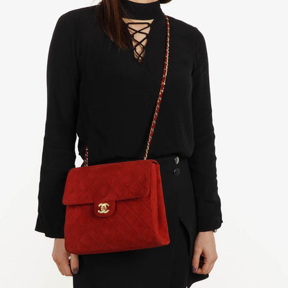 Chanel Single Flap Tasche aus rotem gestepptem Wildleder mit 24K vergoldeter Hardware