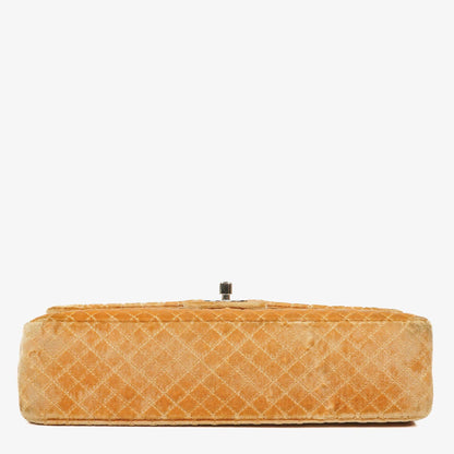 Chanel Single Flap Schultertasche aus gestepptem Samt mit silberfarbenen Beschlägen