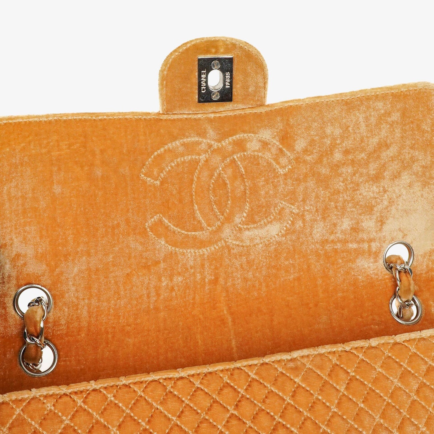 Chanel Single Flap Schultertasche aus gestepptem Samt mit silberfarbenen Beschlägen
