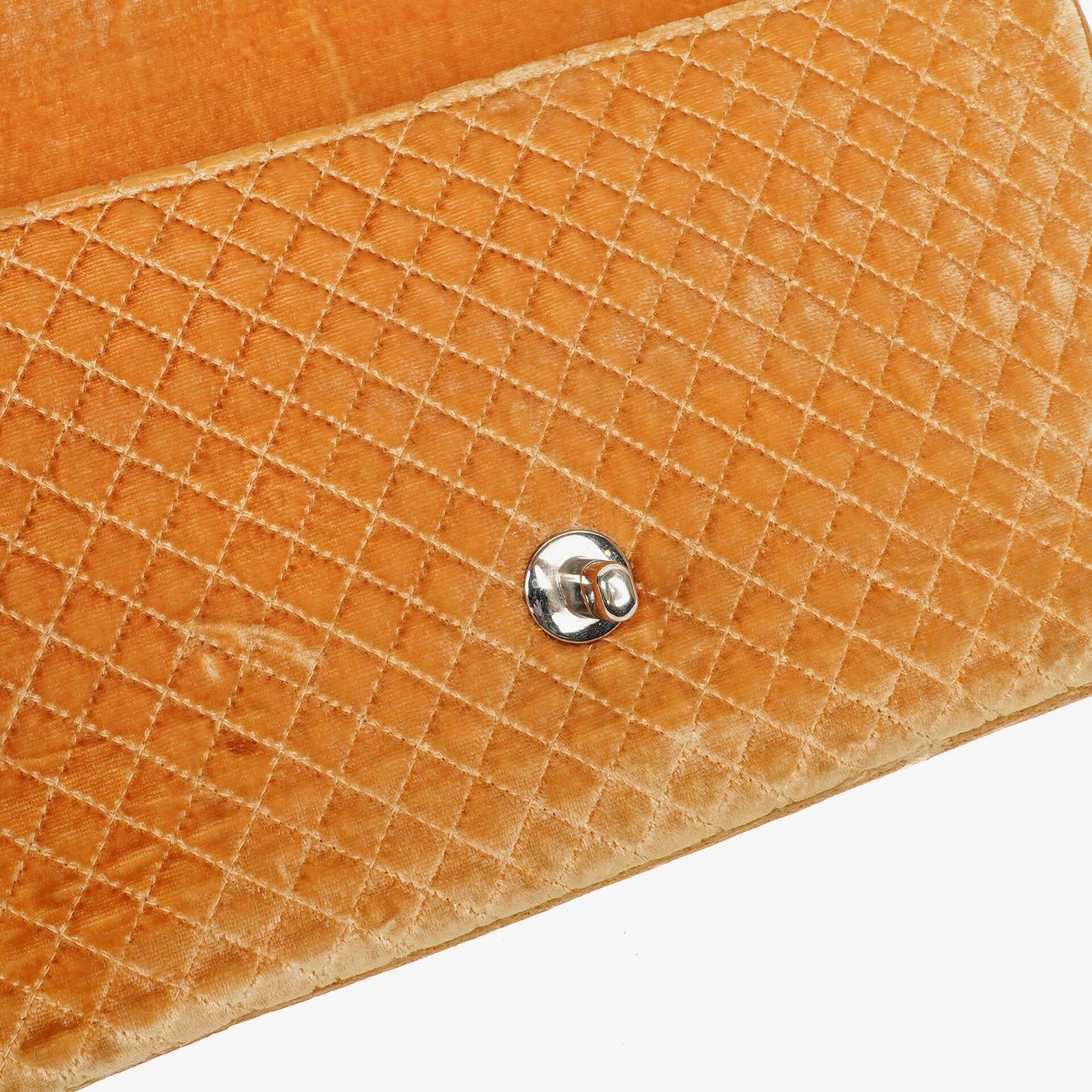 Chanel Single Flap Schultertasche aus gestepptem Samt mit silberfarbenen Beschlägen