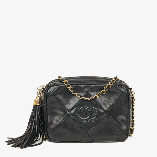 Chanel Kleine Camera Umhängetasche aus schwarzem Leder mit Quaste