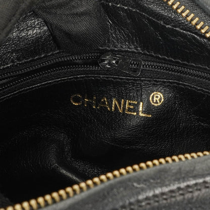 Chanel Kleine Camera Umhängetasche aus schwarzem Leder mit Quaste
