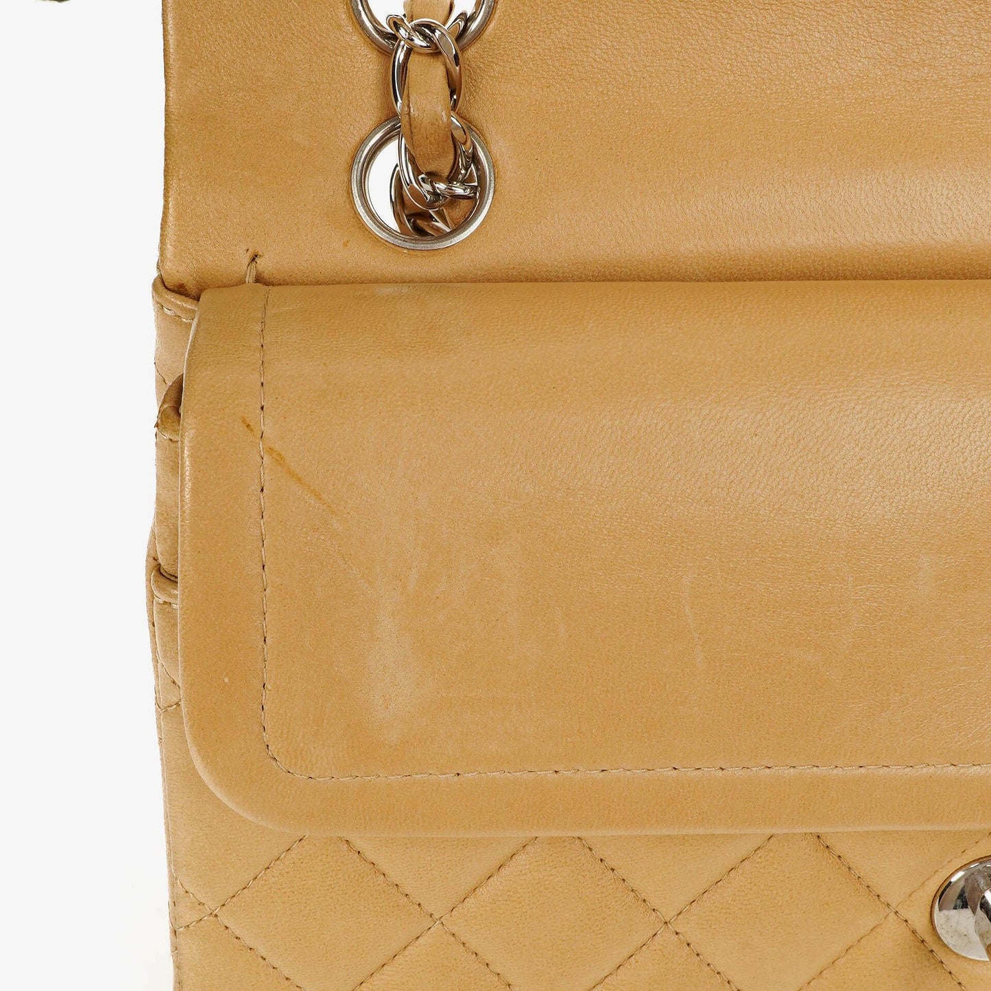 Chanel kleine Classic Double Flap Tasche aus beigem gestepptem Lammleder mit silberfarbener Hardware