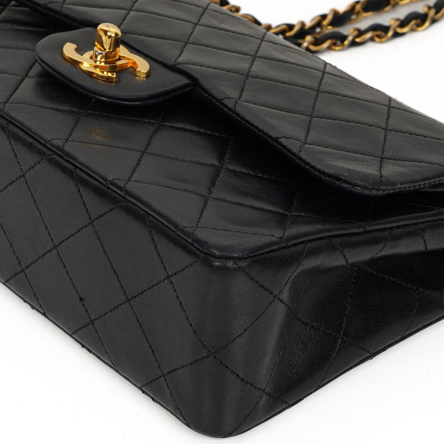 Chanel Small Classic Double Flap Bag aus schwarzem gestepptem Lammleder mit 24K vergoldeten Beschlägen