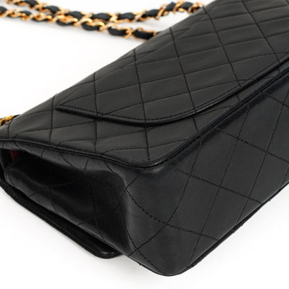 Chanel Small Classic Double Flap Bag aus schwarzem gestepptem Lammleder mit 24K vergoldeten Beschlägen