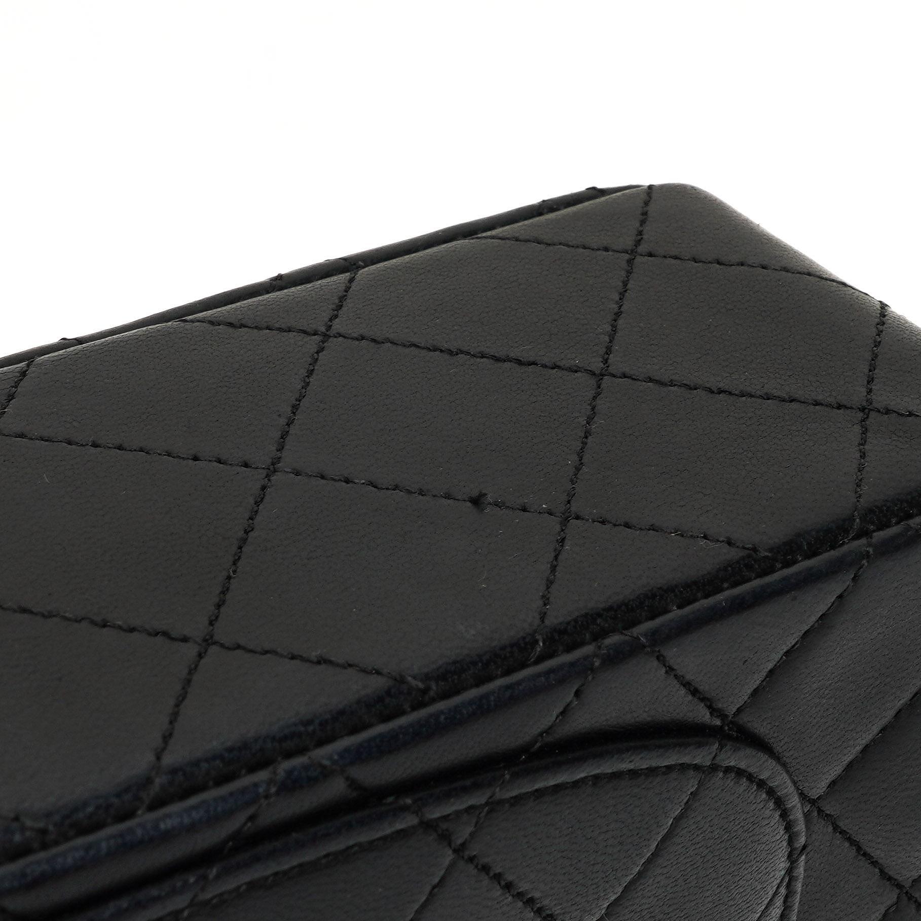 Chanel Small Classic Double Flap Bag aus schwarzem gestepptem Lammleder mit 24K vergoldeten Beschlägen