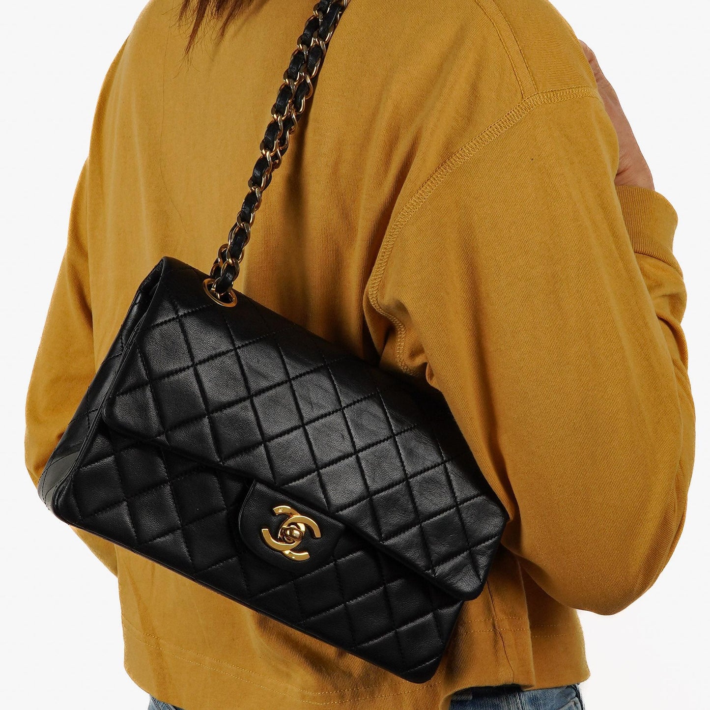 Chanel Small Classic Double Flap Bag aus schwarzem gestepptem Lammleder mit 24K vergoldeten Beschlägen