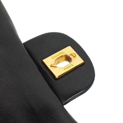 Chanel Small Classic Double Flap Bag aus schwarzem gestepptem Lammleder mit 24K vergoldeten Beschlägen
