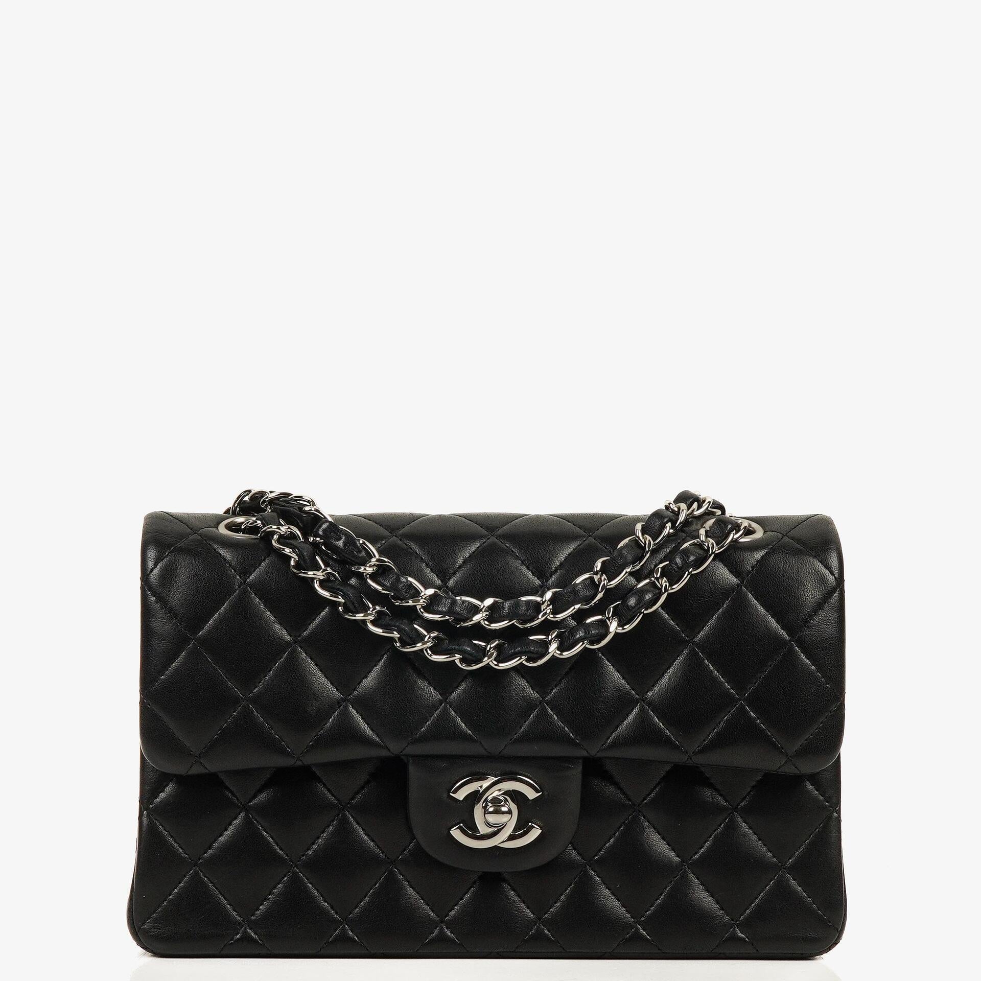 Chanel Classic Double Flap Tasche Small aus schwarzem gestepptem Lammleder mit silberfarbener Hardware