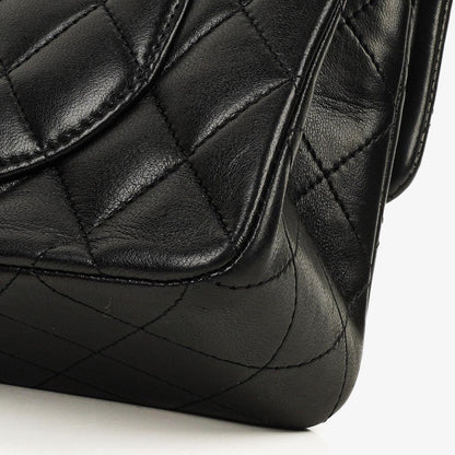 Chanel Classic Double Flap Tasche Small aus schwarzem gestepptem Lammleder mit silberfarbener Hardware