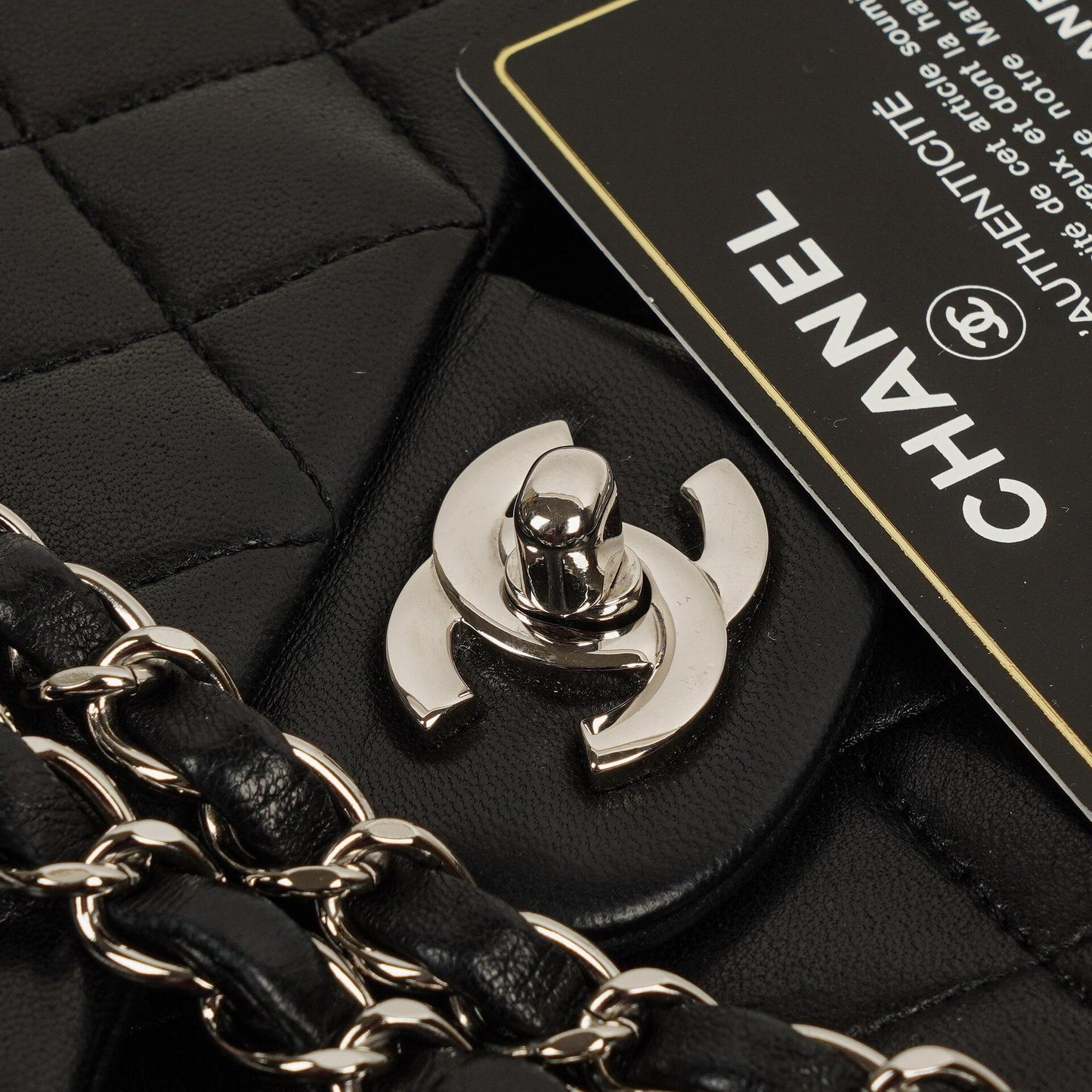 Chanel Classic Double Flap Tasche Small aus schwarzem gestepptem Lammleder mit silberfarbener Hardware