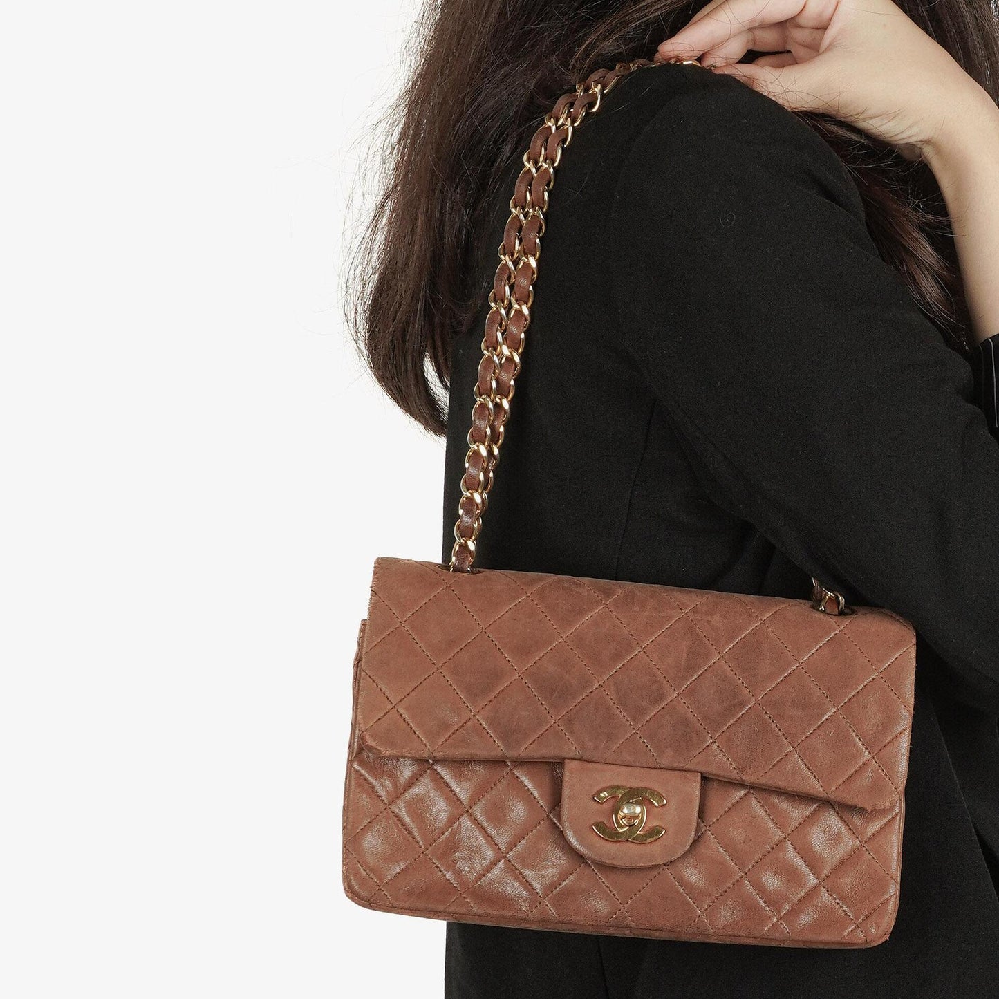 Chanel Kleine Classic Double Flap Bag aus braunem gestepptem Lammleder mit 24K vergoldeten Beschlägen