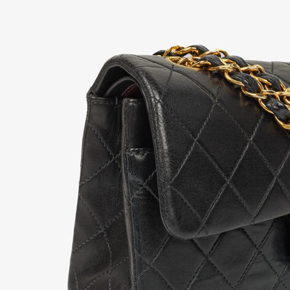Chanel Kleine Classic Doppelklapp Tasche Schwarz Stepp Lammleder 24K Gold Beschläge Vintage