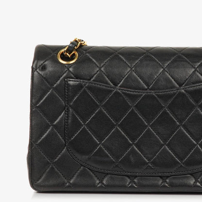 Chanel Kleine Classic Doppelklapp Tasche Schwarz Stepp Lammleder 24K Gold Beschläge Vintage