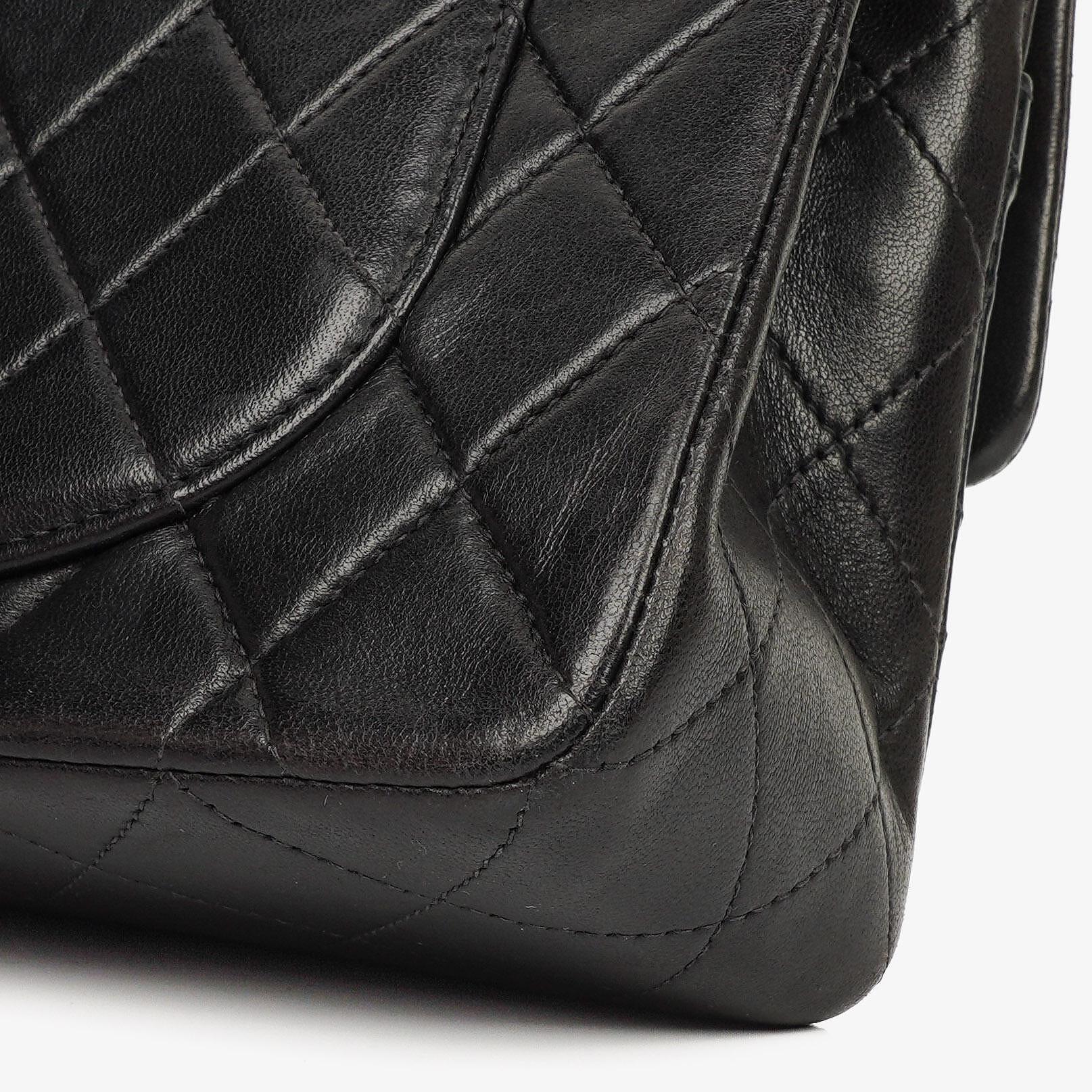 Chanel Kleine Classic Doppelklapp Tasche Schwarz Stepp Lammleder 24K Gold Beschläge Vintage