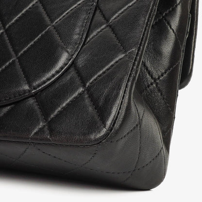 Chanel Kleine Classic Doppelklapp Tasche Schwarz Stepp Lammleder 24K Gold Beschläge Vintage