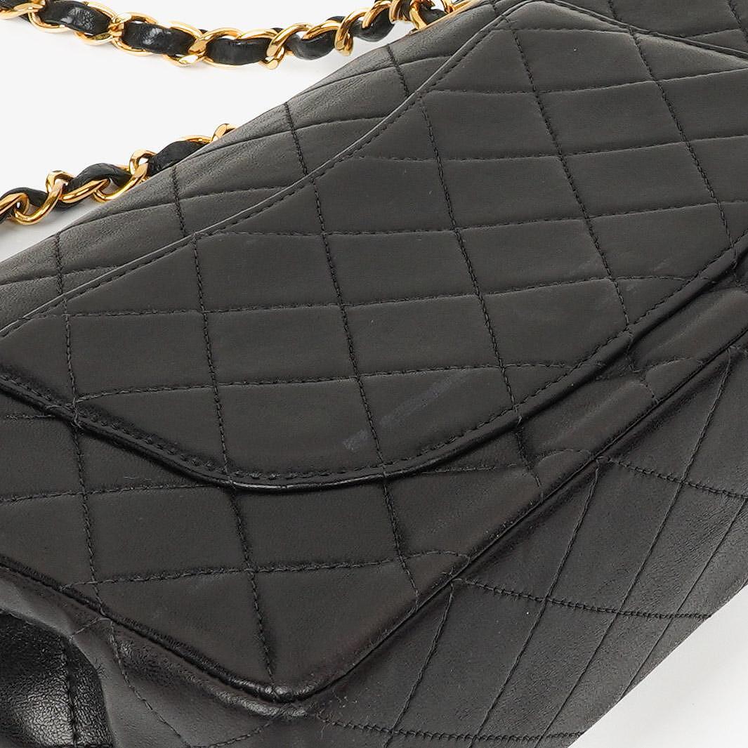 Chanel Kleine Classic Doppelklapp Tasche Schwarz Stepp Lammleder 24K Gold Beschläge Vintage