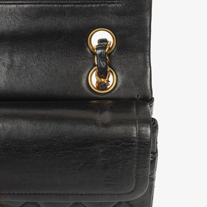 Chanel Kleine Classic Doppelklapp Tasche Schwarz Stepp Lammleder 24K Gold Beschläge Vintage