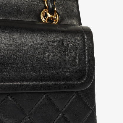 Chanel Kleine Classic Doppelklapp Tasche Schwarz Stepp Lammleder 24K Gold Beschläge Vintage