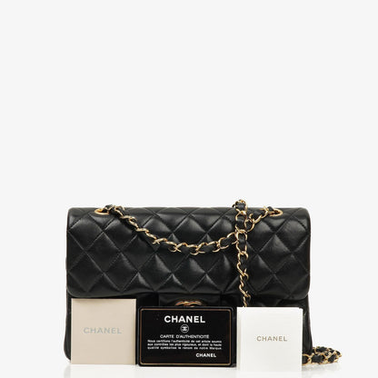 Chanel Small Classic Double Flap Tasche aus schwarzem gestepptem Lammleder