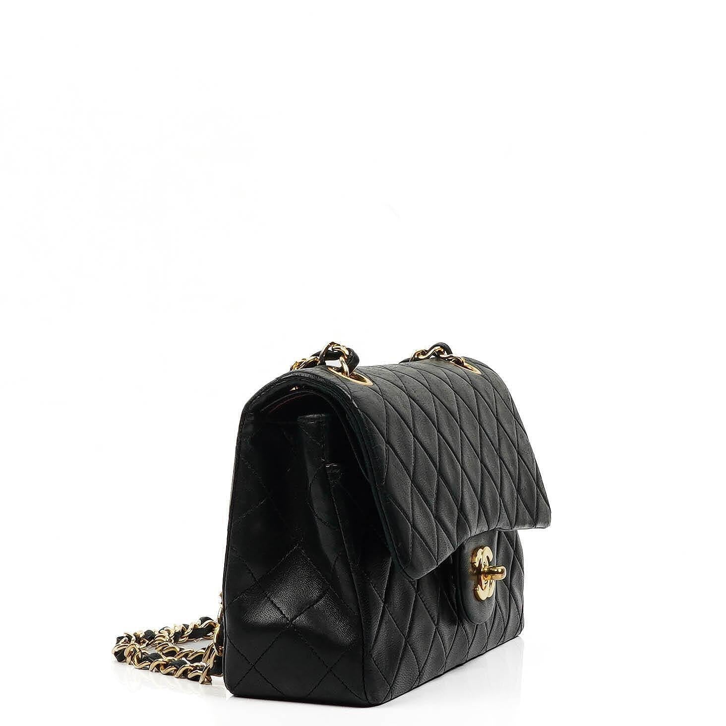 Chanel Kleine Classic Double Flap Tasche aus schwarzem gestepptem Lammleder mit 24K vergoldeter Hardware