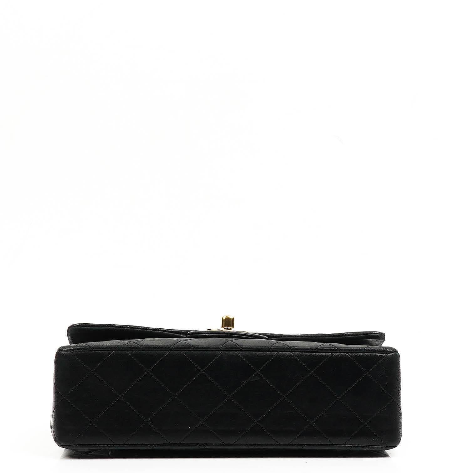 Chanel Kleine Classic Double Flap Tasche aus schwarzem gestepptem Lammleder mit 24K vergoldeter Hardware