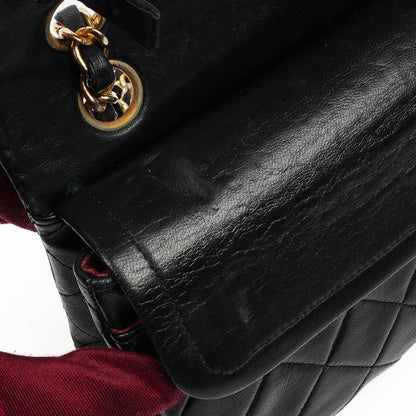 Chanel Kleine Classic Double Flap Tasche aus schwarzem gestepptem Lammleder mit 24K vergoldeter Hardware
