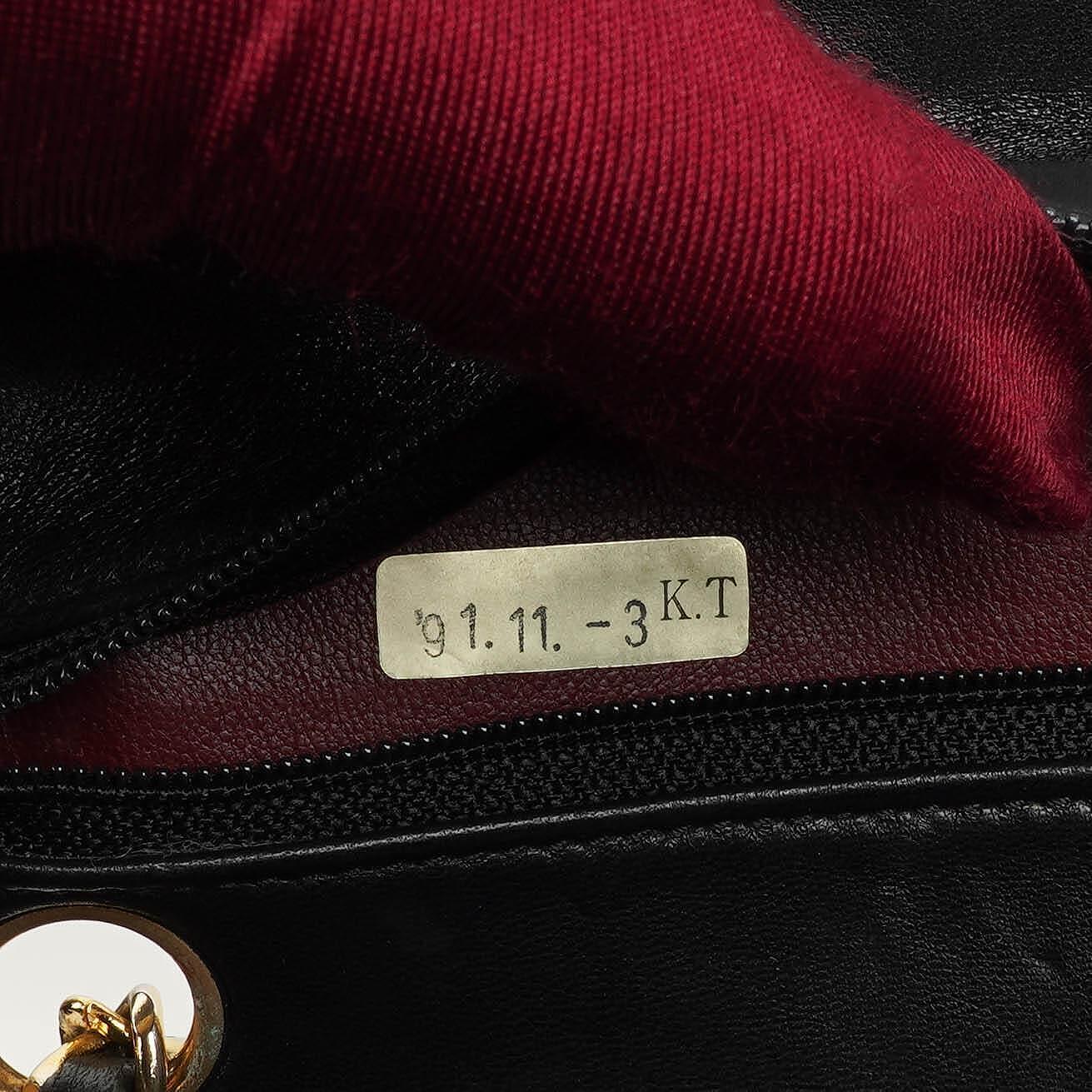 Chanel Kleine Classic Double Flap Tasche aus schwarzem gestepptem Lammleder mit 24K vergoldeter Hardware
