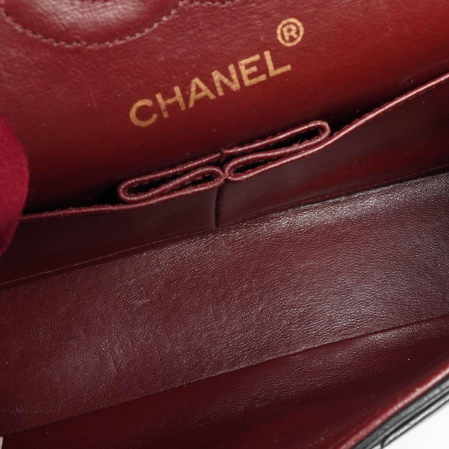 Chanel Kleine Classic Double Flap Tasche aus schwarzem gestepptem Lammleder mit 24K vergoldeter Hardware