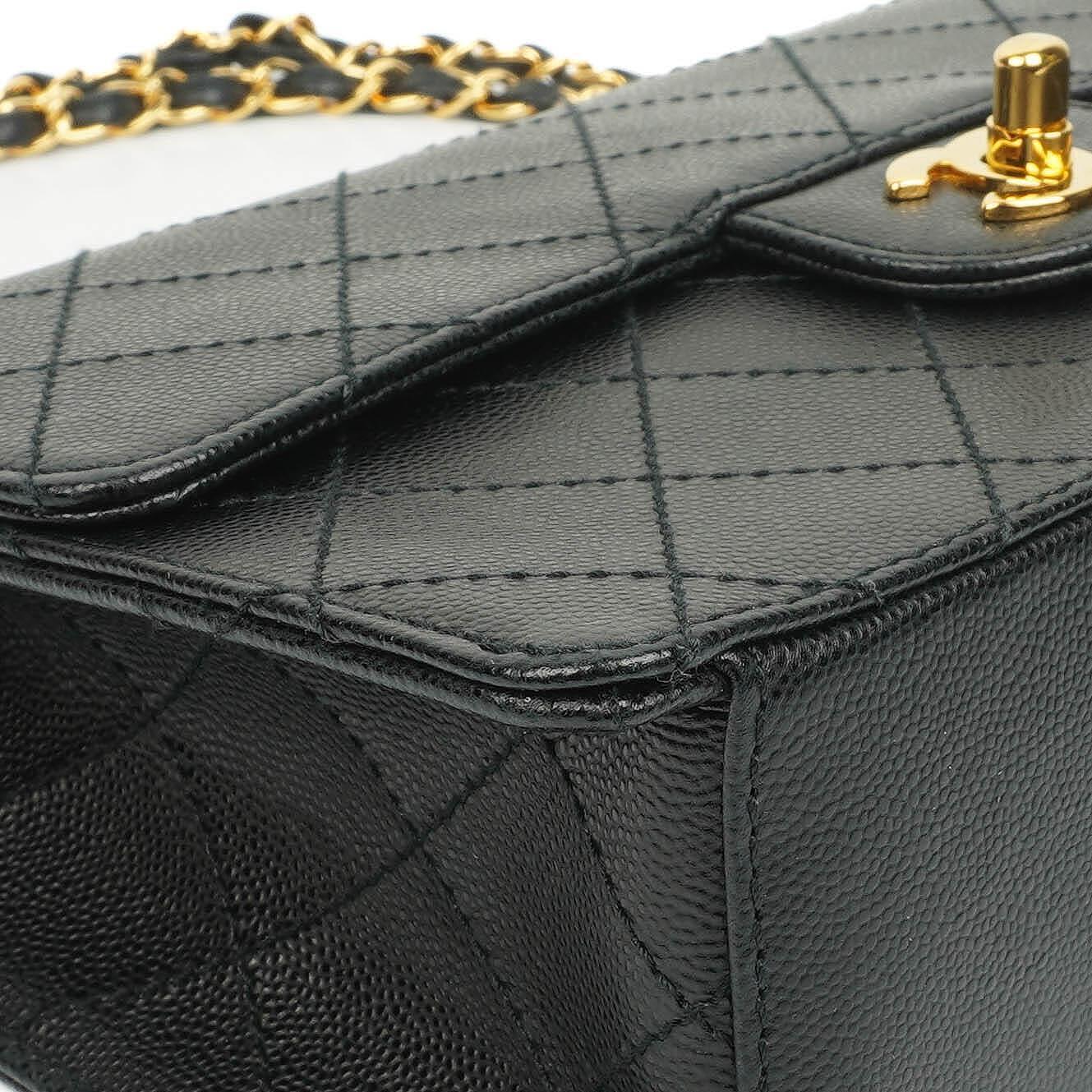 Chanel Kleine Klassische Flap Tasche Schwarz Kaviar 24K Goldbeschläge