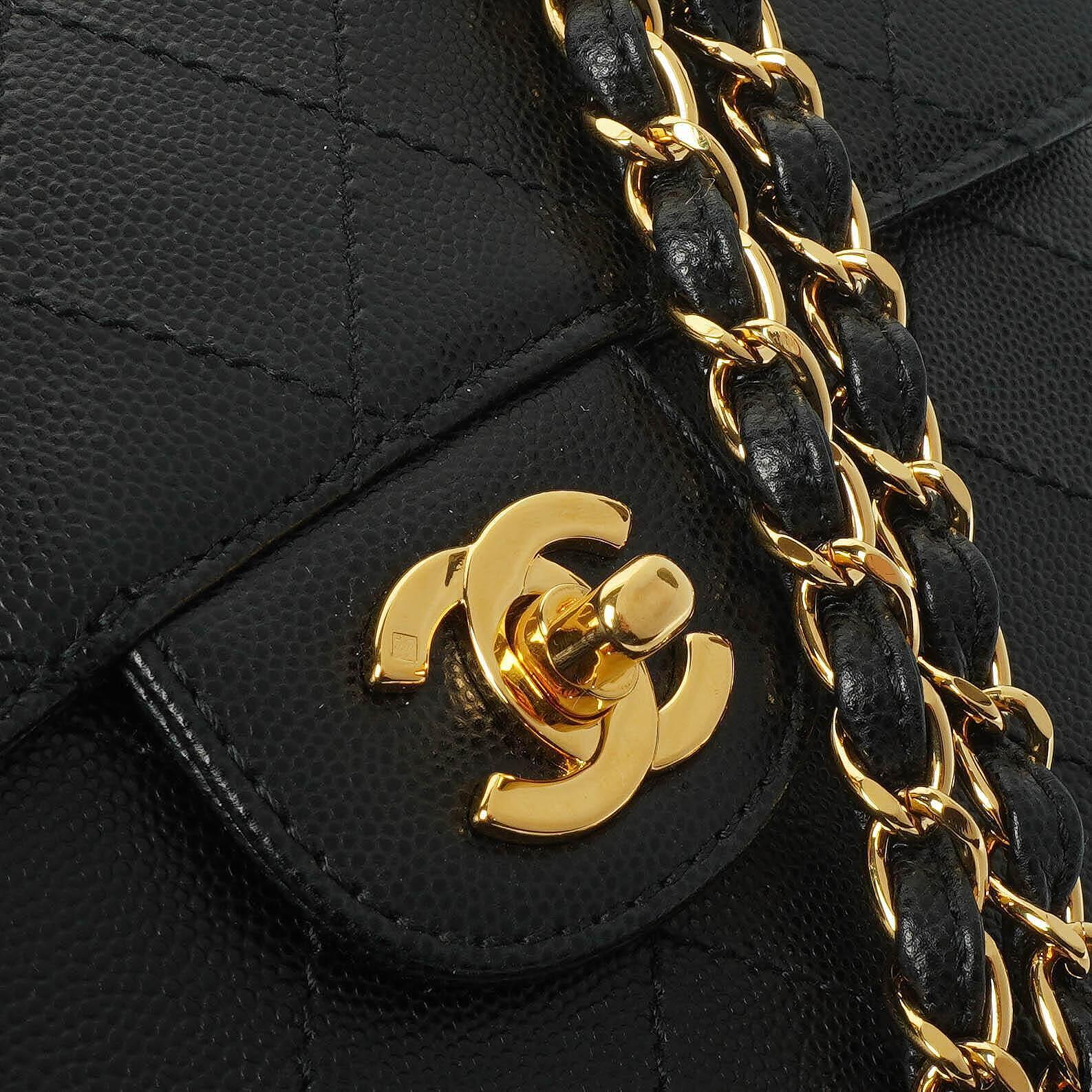 Chanel Kleine Klassische Flap Tasche Schwarz Kaviar 24K Goldbeschläge