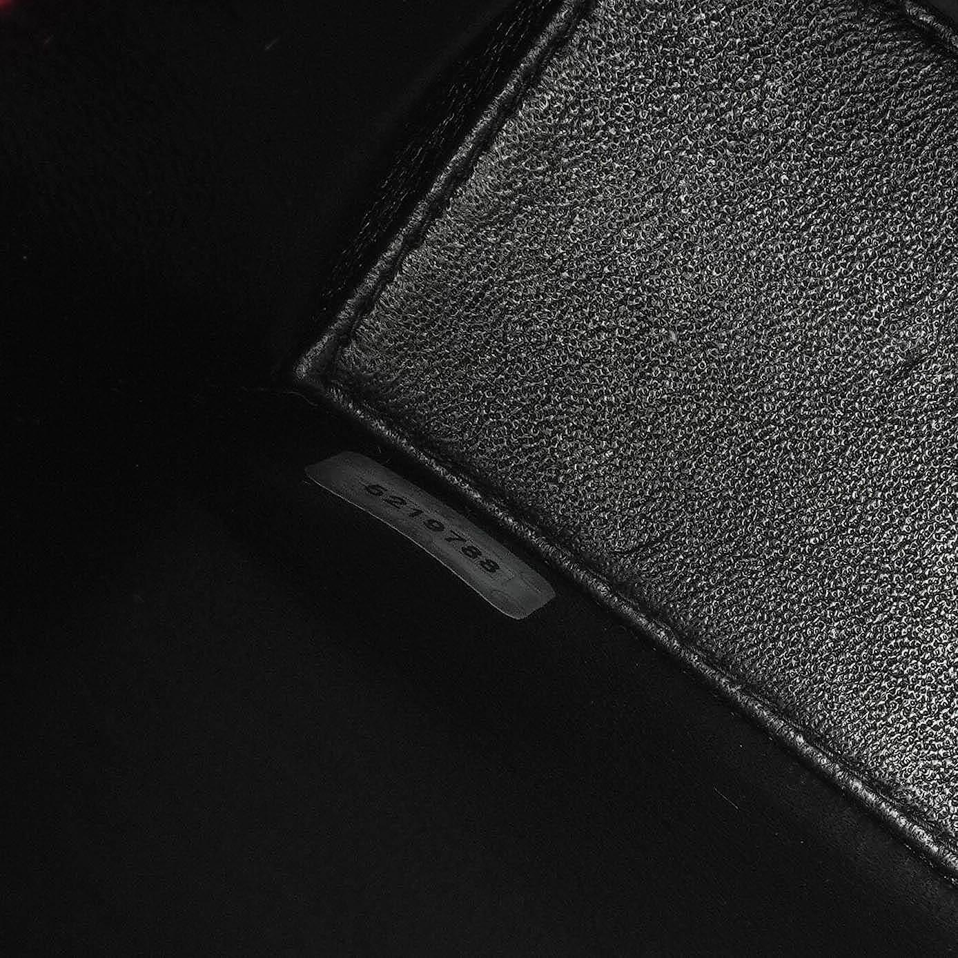 Chanel Kleine Klassische Flap Tasche Schwarz Kaviar 24K Goldbeschläge