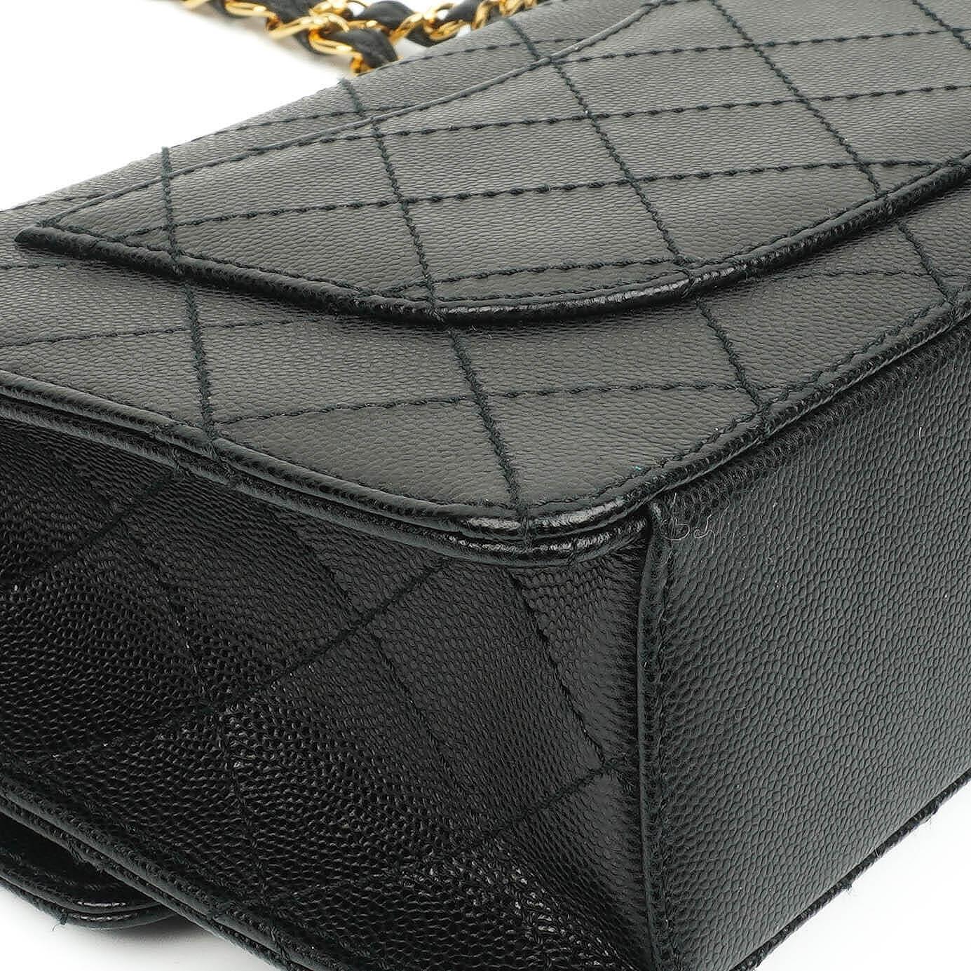 Chanel Kleine Klassische Flap Tasche Schwarz Kaviar 24K Goldbeschläge