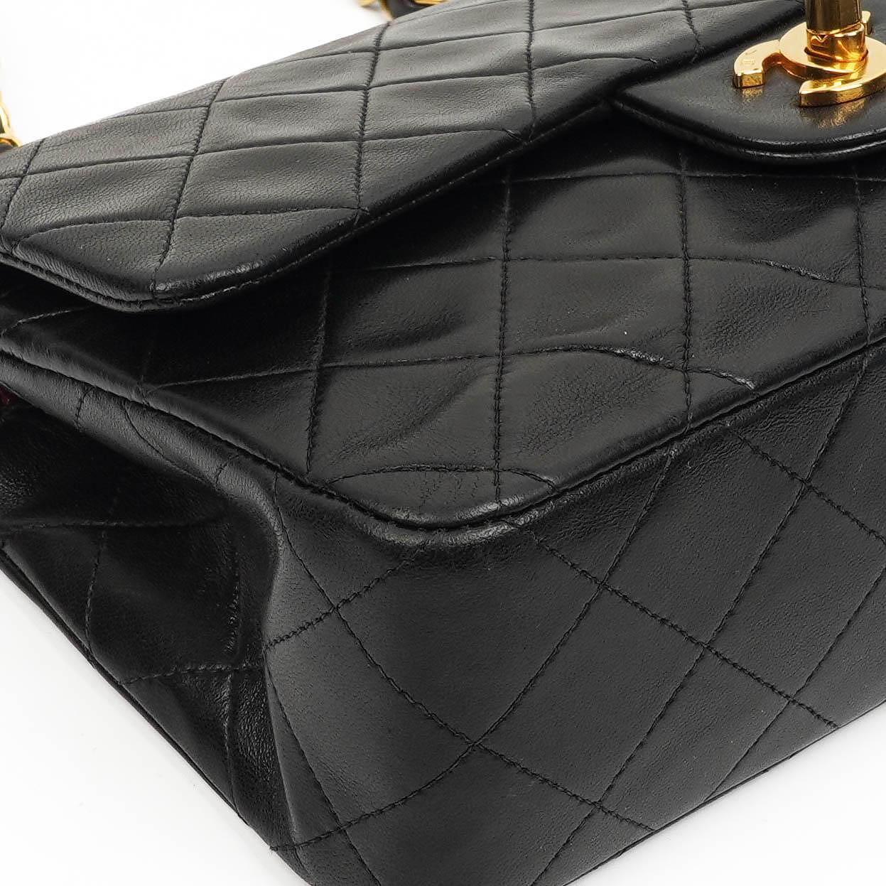 Chanel Small Classic Lammleder Double Flap Tasche mit 24K Goldplattierten Beschlägen