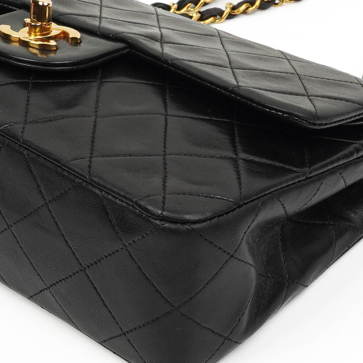 Chanel Small Classic Lammleder Double Flap Tasche mit 24K Goldplattierten Beschlägen
