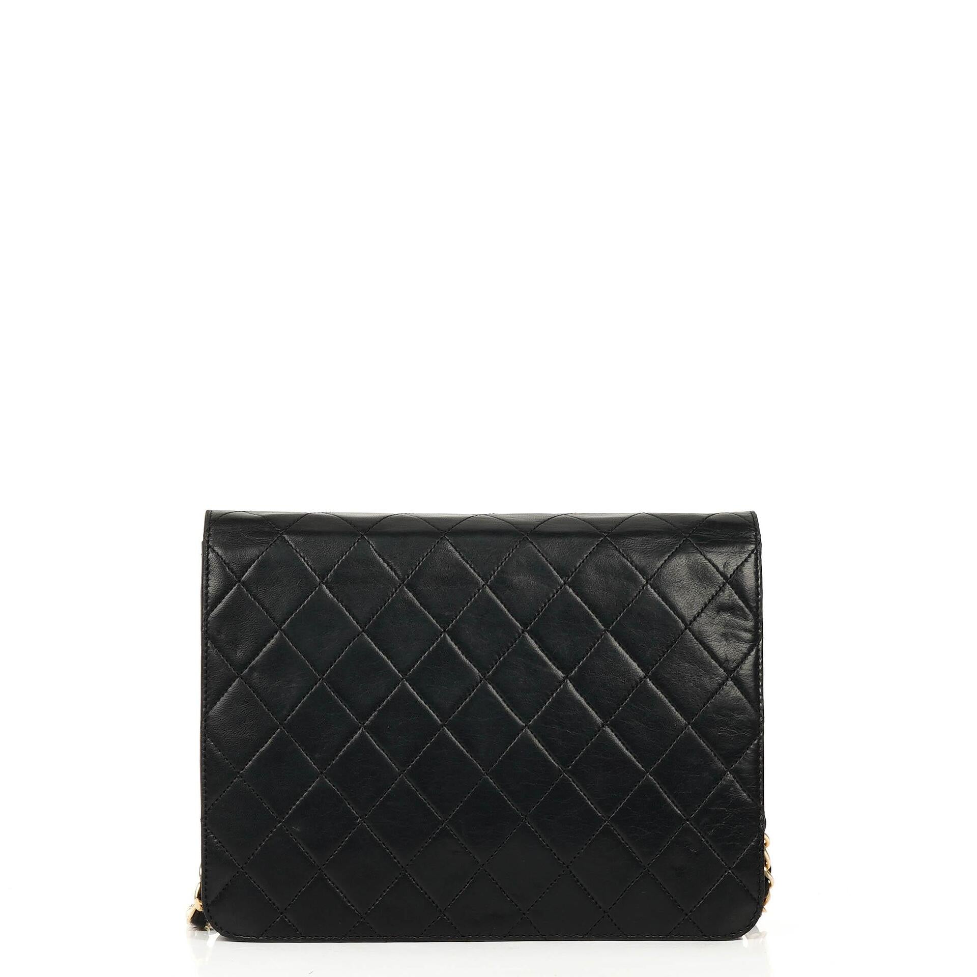 Chanel Small Classic Lammleder Flap Bag mit 24K goldplattierten Beschlägen Sehr gut