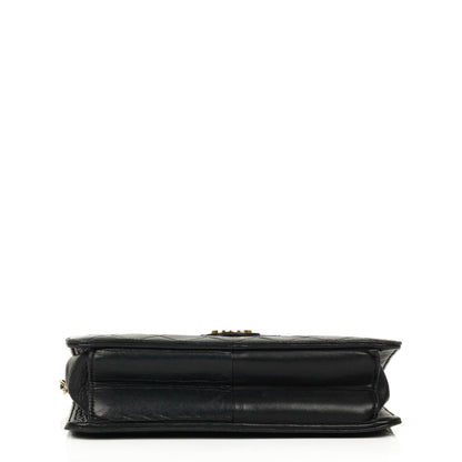 Chanel Small Classic Lammleder Flap Bag mit 24K goldplattierten Beschlägen Sehr gut