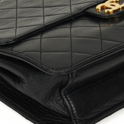 Chanel Small Classic Lammleder Flap Bag mit 24K goldplattierten Beschlägen Sehr gut