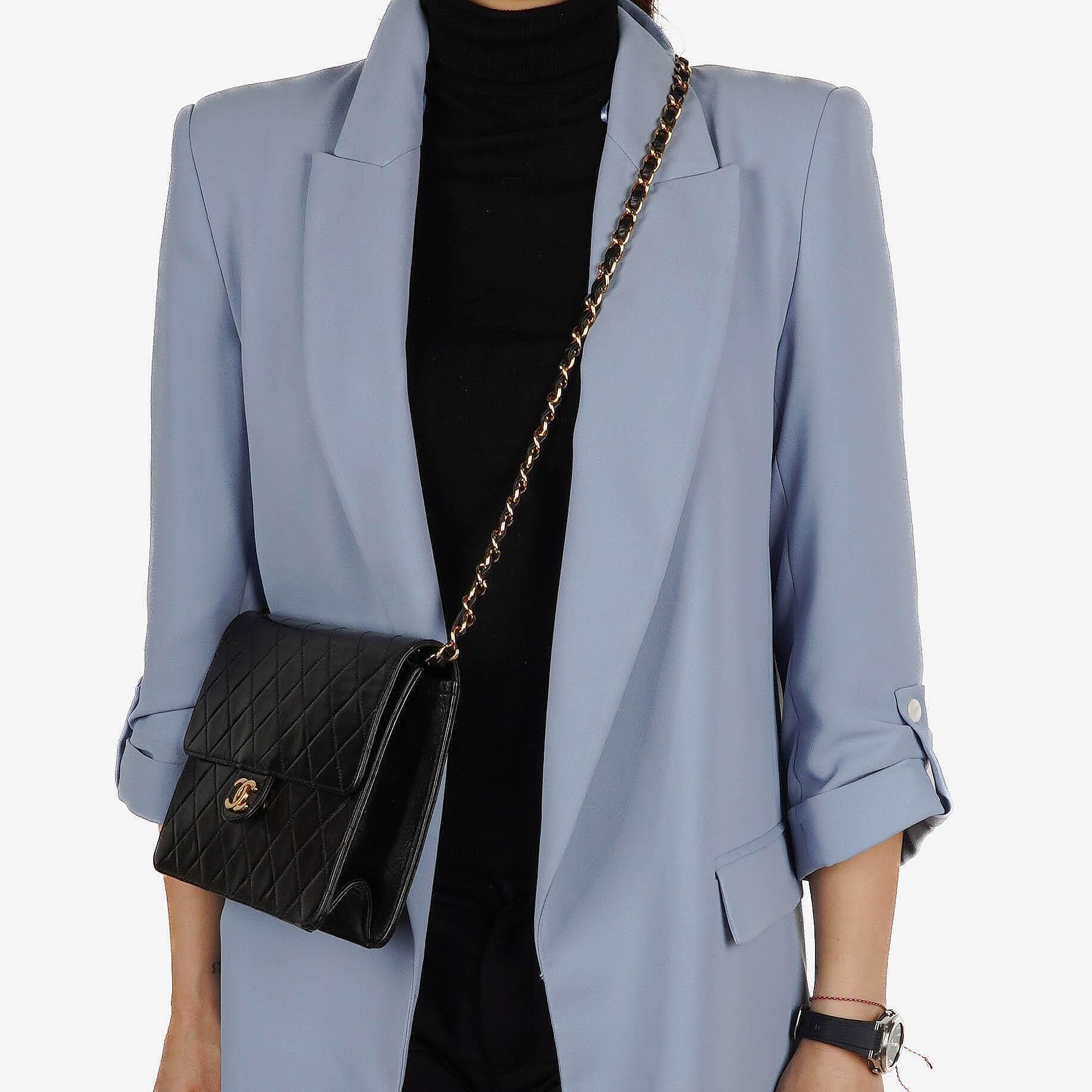 Chanel kleine Classic Flap Tasche aus Lammleder mit 24K vergoldeter Hardware
