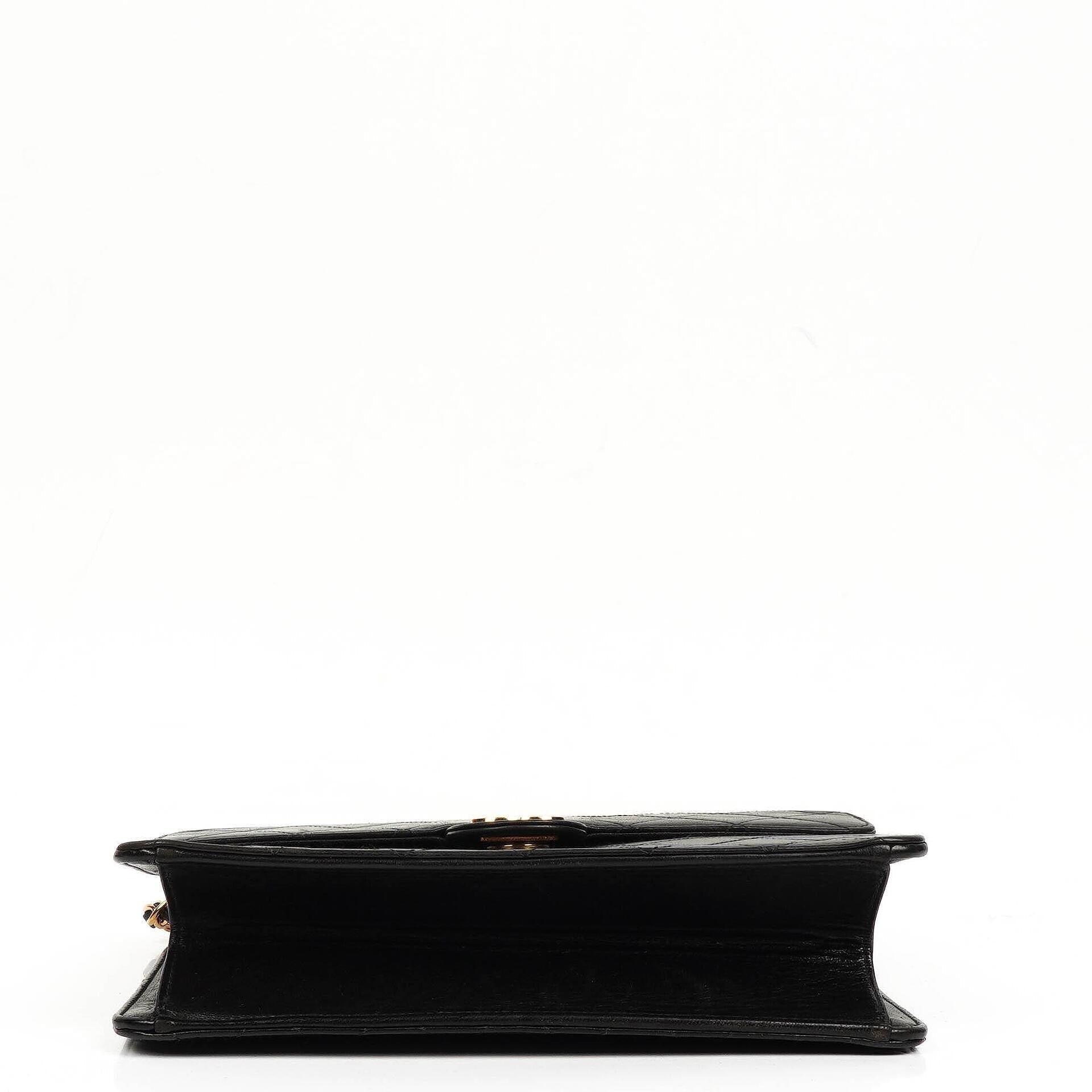 Chanel kleine Classic Flap Tasche aus Lammleder mit 24K vergoldeter Hardware