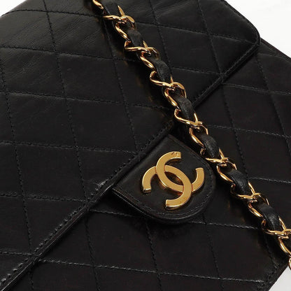 Chanel kleine Classic Flap Tasche aus Lammleder mit 24K vergoldeter Hardware